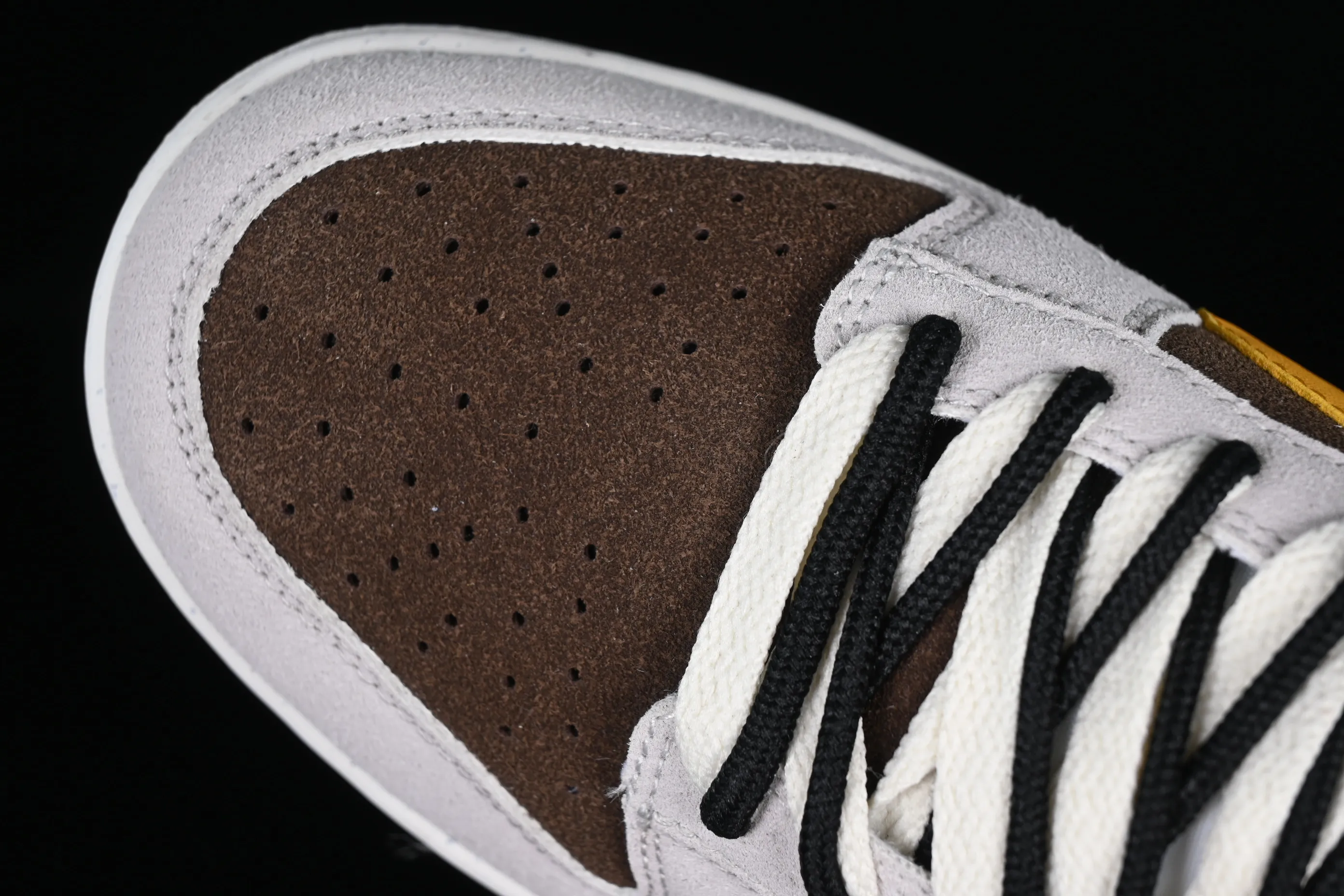All categories Nk SB Dunk Series Nk SB Dunk Low low-top sneakers Cost-effective version Nk SB Dunk Low triple overlap hook SB low-top sports and leisure sneakers DO9457-104